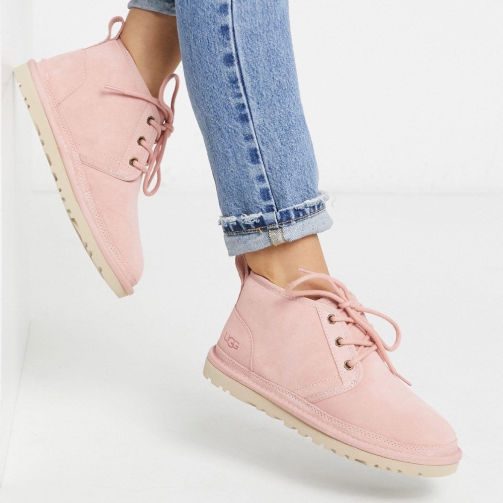 💕Women’s UGG Light Pink Neumel Boots Size 7💕